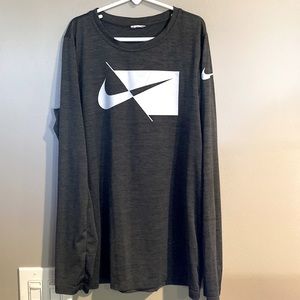 Boy’s Nike Long Sleeve Tee - Size Med Boy’s